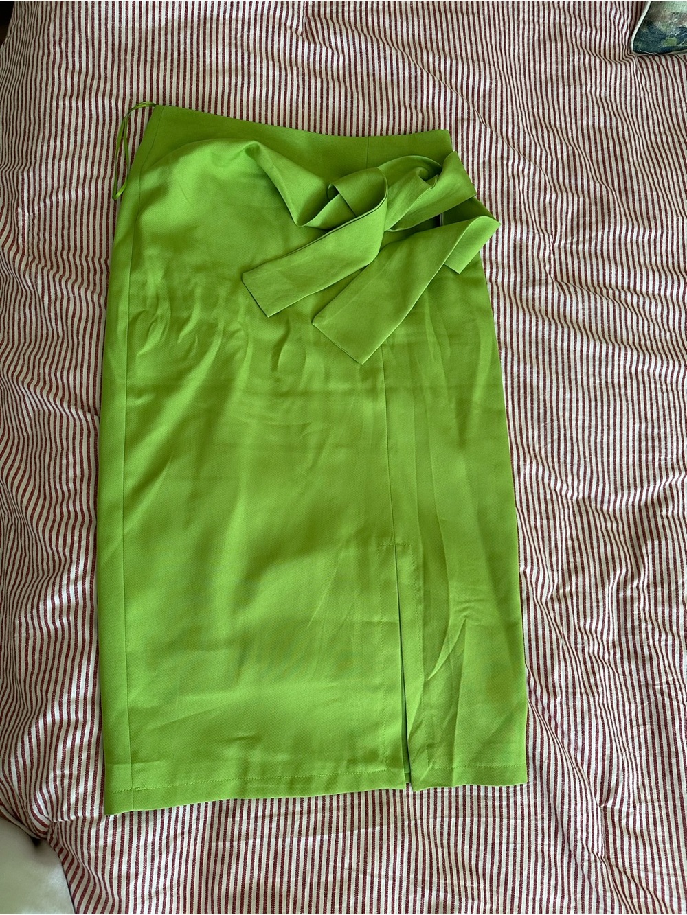 Gracia Lime Green Tie-Waist Pencil Skirt